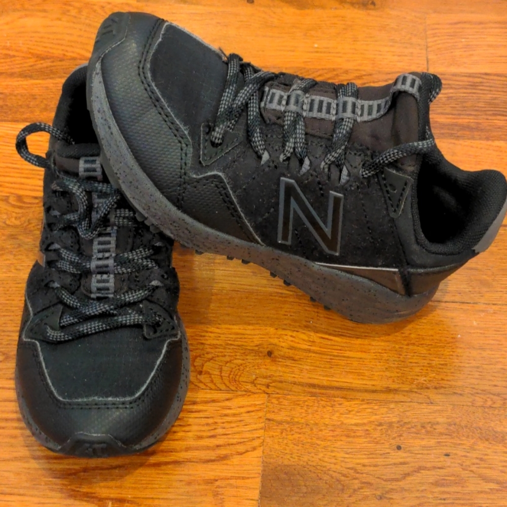 Kids New Balance sneakers - Picture 2 of 5